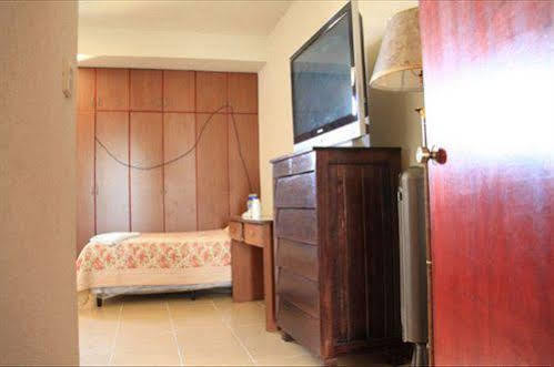 Hotel Ta Ta Chino La Brigada Bagian luar foto